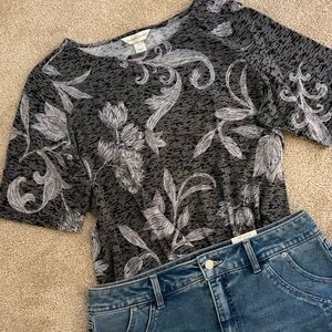 Charcoal and Gray Paisley Floral Short Sleeve Tee XL